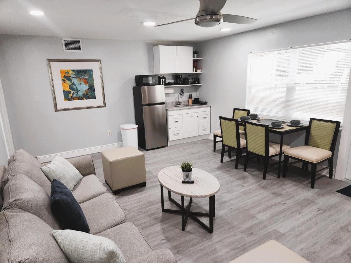 Cheerful Super Suite + 2 Queen + Sofa Bed Minutes From The Airport! Tampa Exterior foto